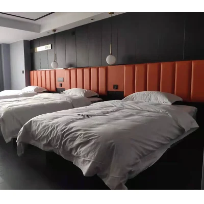 Painel de cabeceira de hotel Holiday Inn com estrutura de cama king size com cabeceira de cama